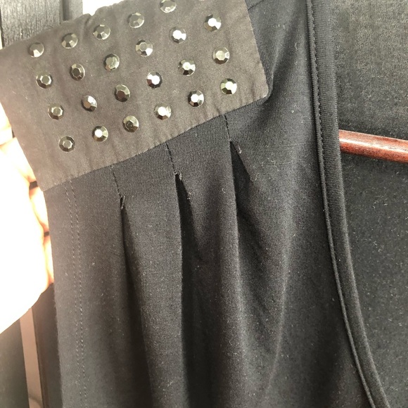 4 for 25$ Loose V-Neck Black Shirt with Fitted Waist. Size Medium. - Picture 5 of 6